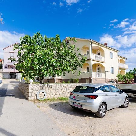 Apartments Alex Lopar Εξωτερικό φωτογραφία