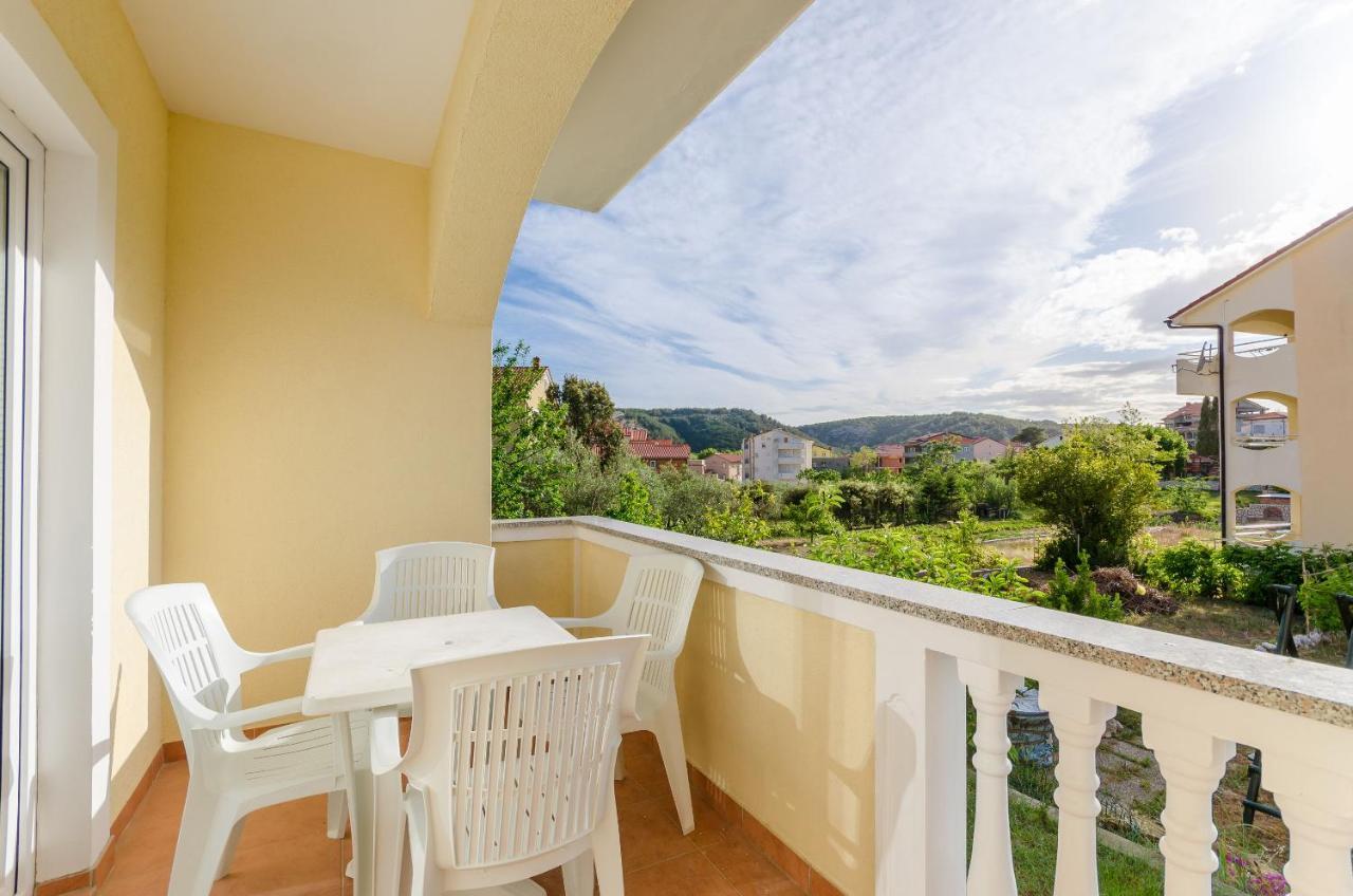 Apartments Alex Lopar Εξωτερικό φωτογραφία