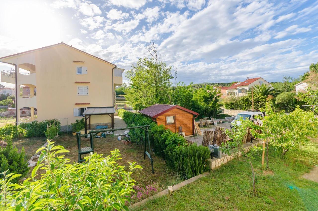 Apartments Alex Lopar Εξωτερικό φωτογραφία