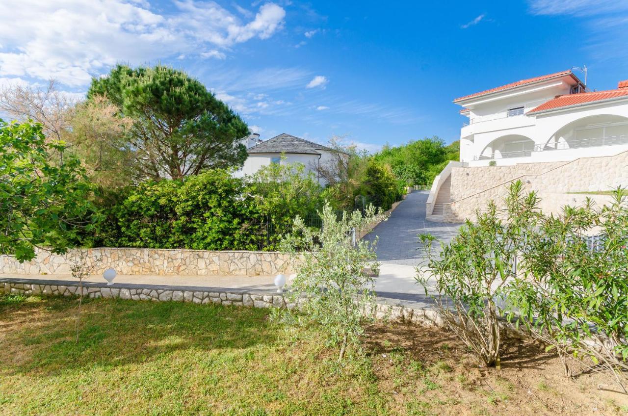 Apartments Alex Lopar Εξωτερικό φωτογραφία