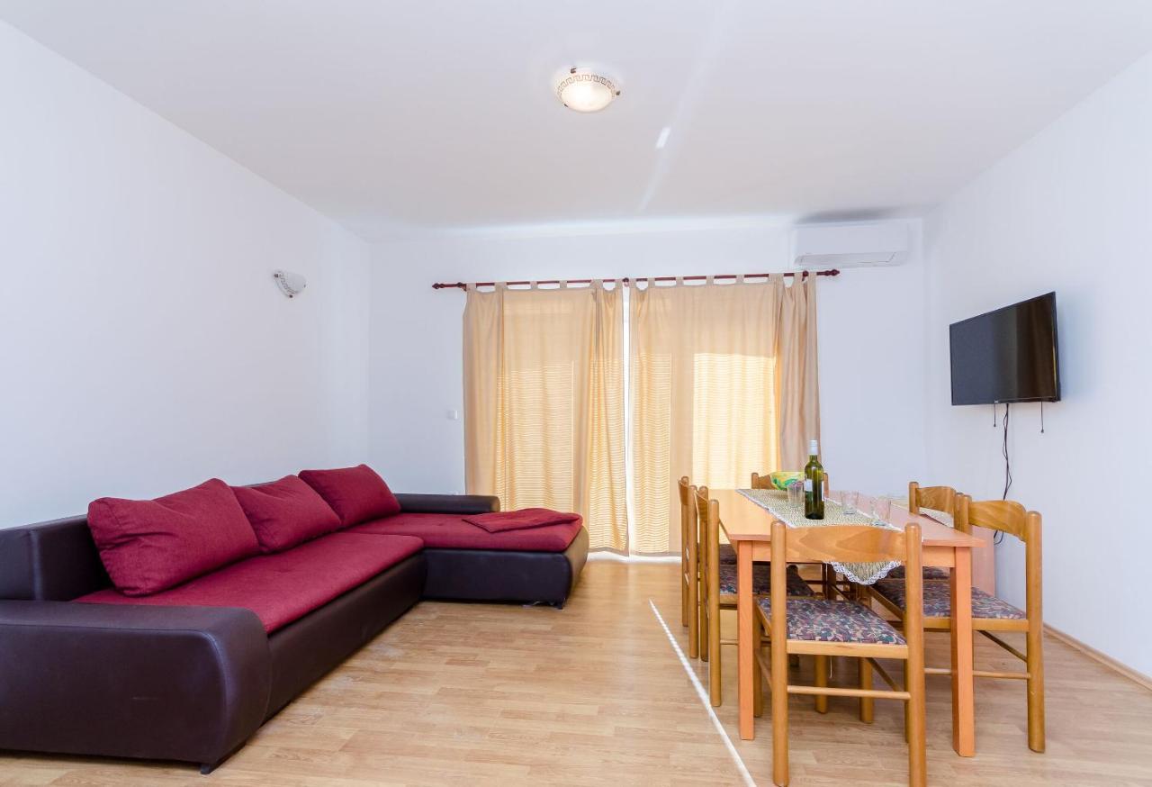 Apartments Alex Lopar Εξωτερικό φωτογραφία