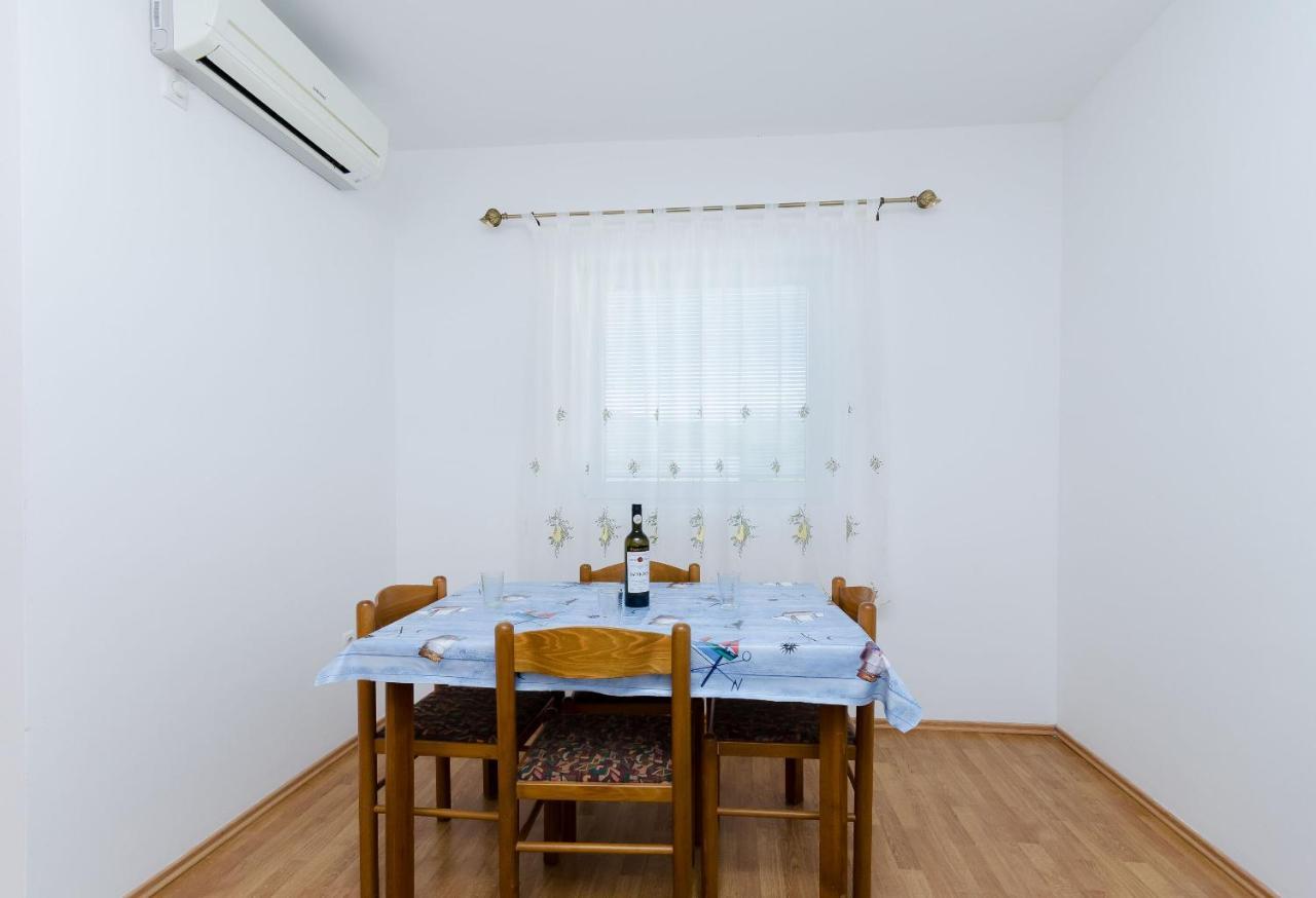 Apartments Alex Lopar Εξωτερικό φωτογραφία
