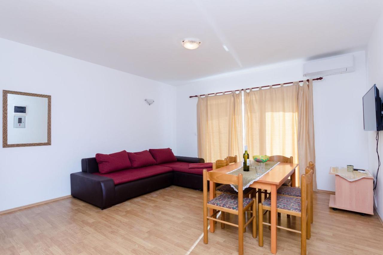 Apartments Alex Lopar Εξωτερικό φωτογραφία