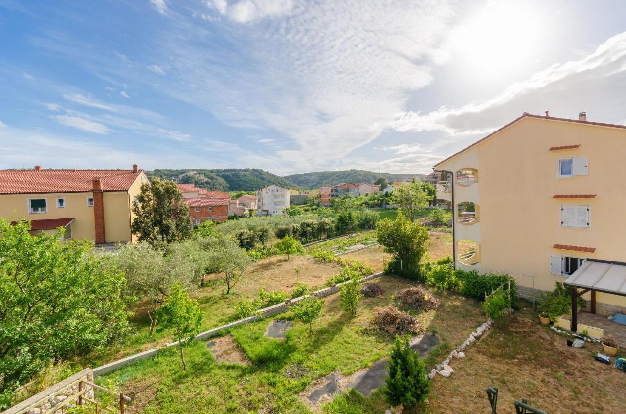 Apartments Alex Lopar Εξωτερικό φωτογραφία