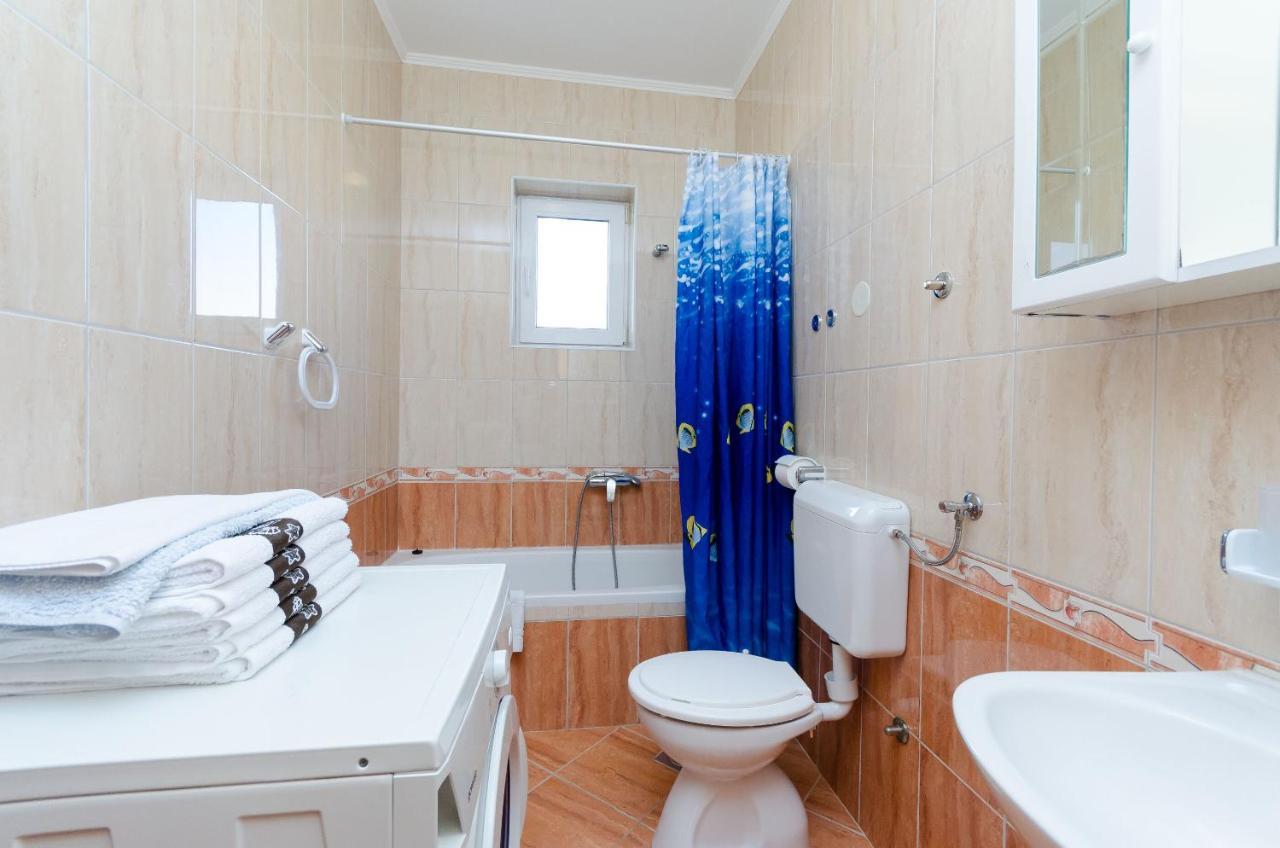 Apartments Alex Lopar Εξωτερικό φωτογραφία