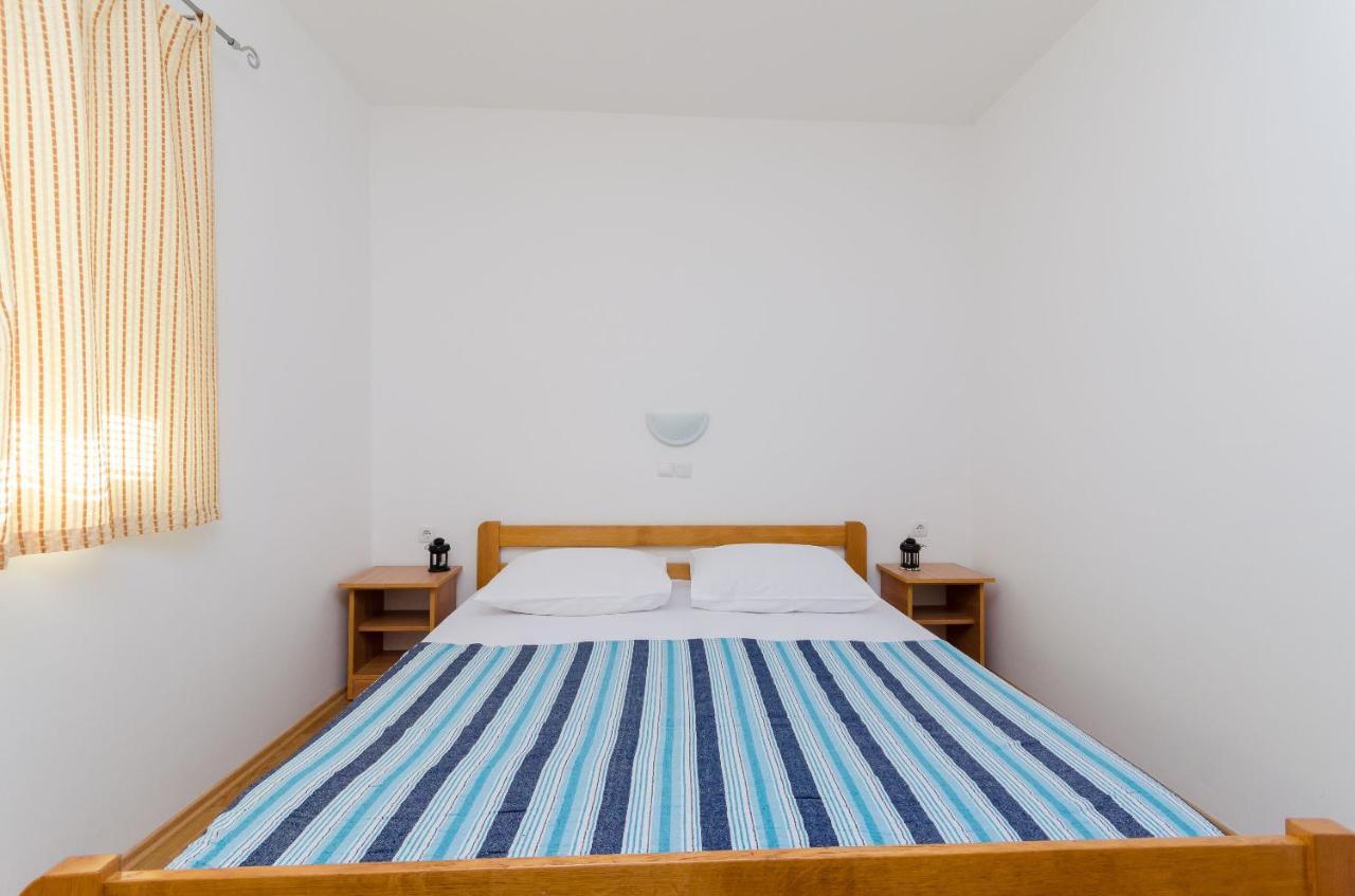 Apartments Alex Lopar Εξωτερικό φωτογραφία